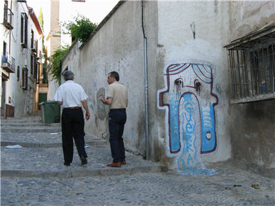 graffiti seen in albayzin, granada